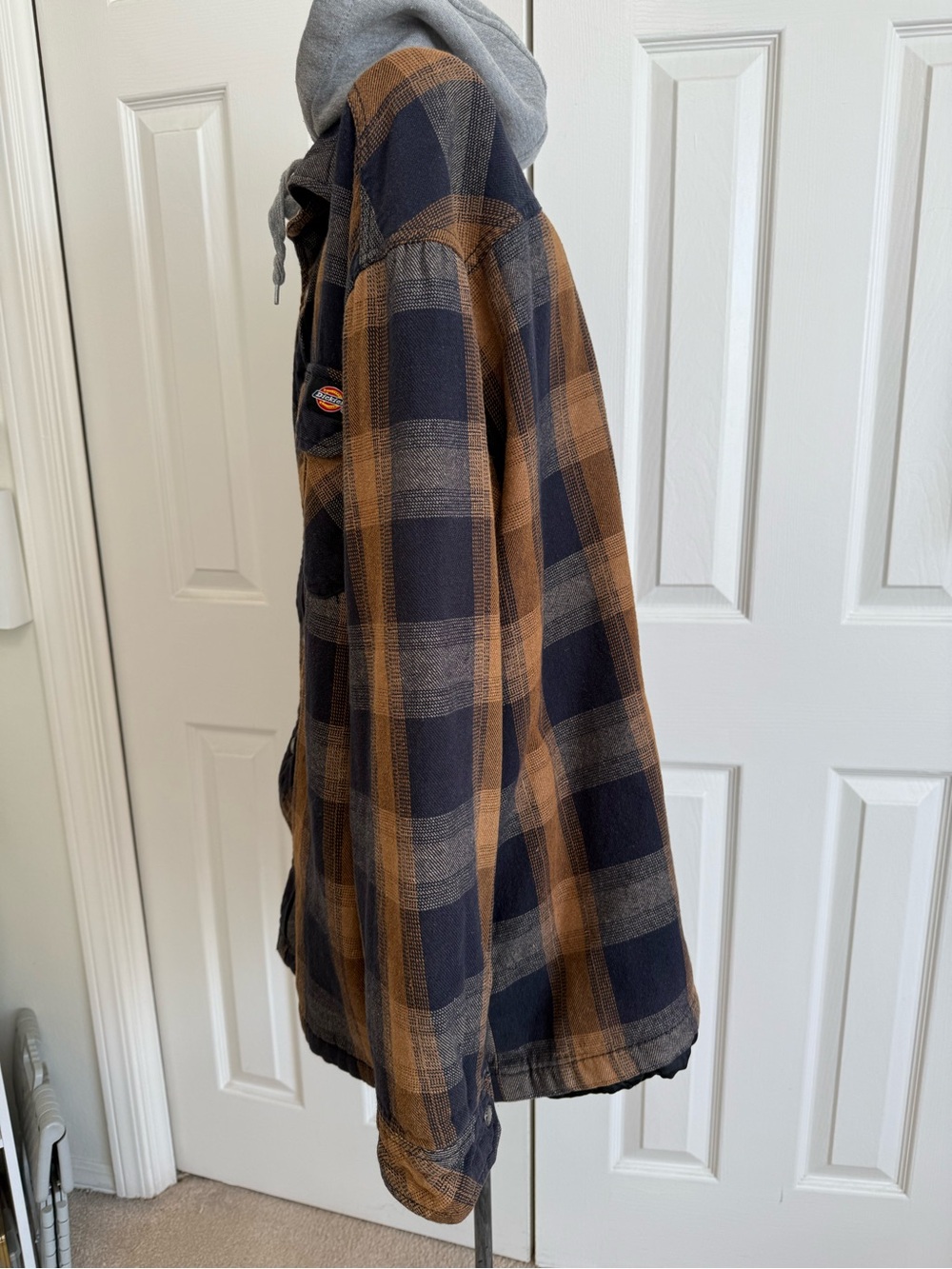 Dickies Navy and Brown Plaid Hooded Shirt snap up Jacket. L - Picture 4 of 7